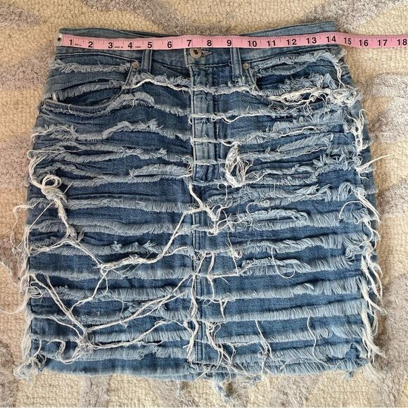Levi’s Made & Crafted SS19 Premium High-Waist Denim Skirt w Fringe Medium Wash 6 - Picture 5 of 16